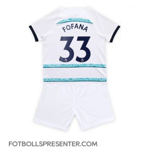 Chelsea Wesley Fofana #33 Bortatröja Barn 2022-23 Kortärmad (+ korta byxor)